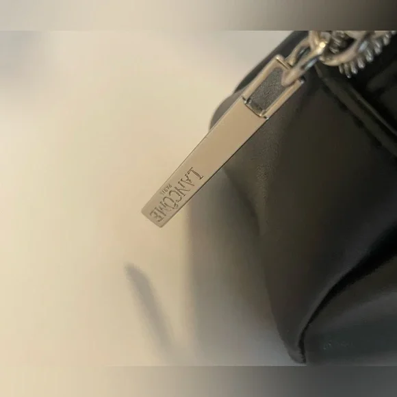 Lancôme Black Rose Cosmetic Bag with Lancôme Génifique Ultimate Recovery Serum - Picture 6 of 7